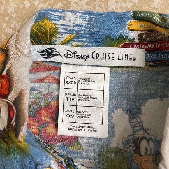 Disney Cruise Line Castaway Cay Hawaiian Button Down Shirt - Picture 2 of 4